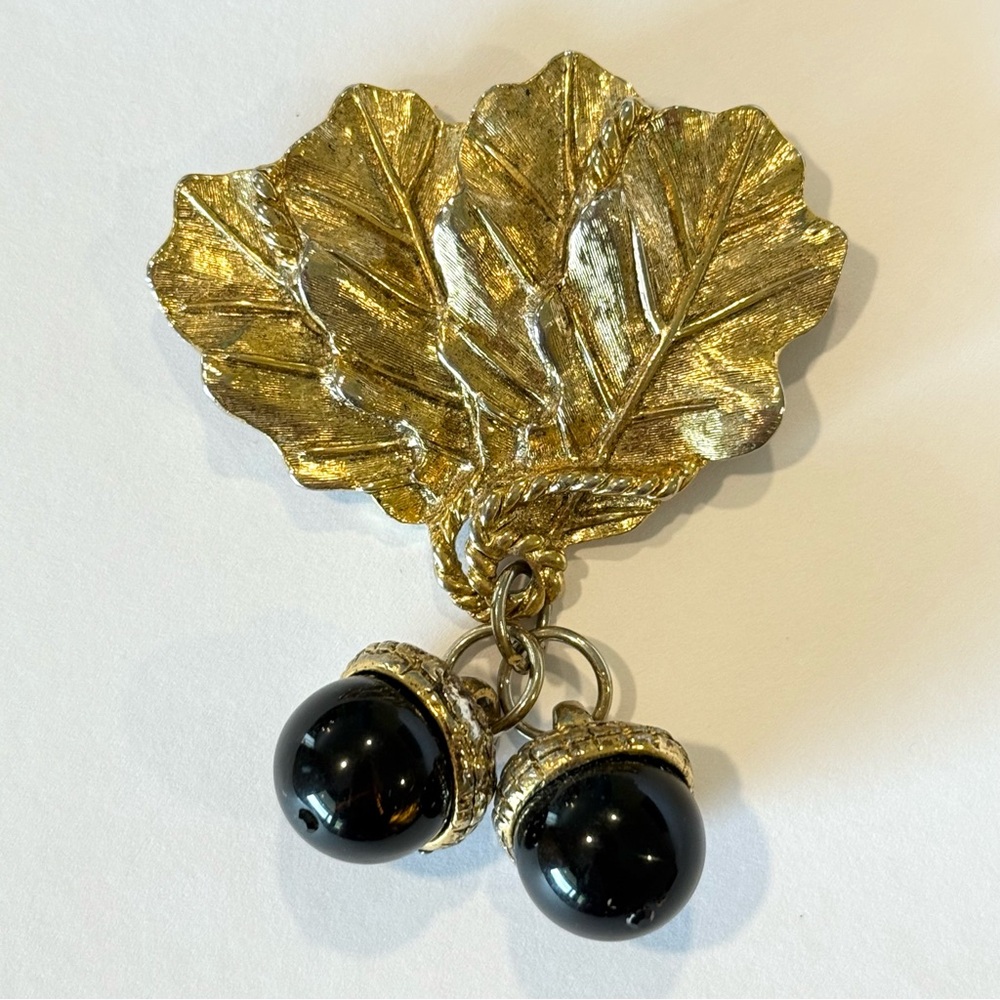 Vintage Fall Leaves Lucite Acorn Brooch Gold Tone Floral Dangle Statement